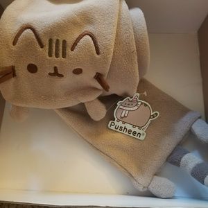 Pusheen fleece scarf - box subscription